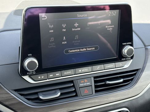 Used 2025 Nissan Altima 2.5 SV FWD image 23