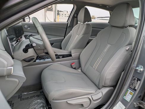 Used 2025 Hyundai Elantra SEL FWD image 23