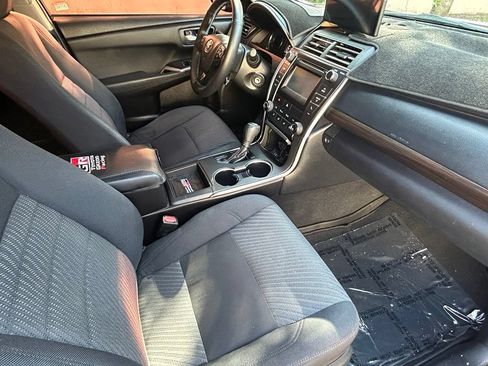 Used 2016 Toyota Camry LE FWD image 29