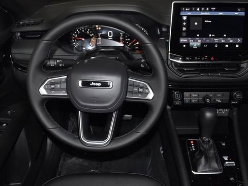 New 2026 Jeep Compass Latitude image 11