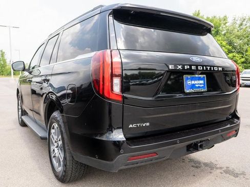 Used 2025 Ford Expedition Active AWD/4WD image 8