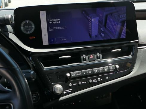 Used 2023 Lexus ES 300h w/ Premium Package FWD image 20