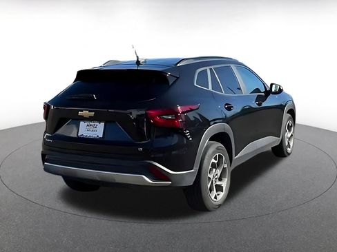 Used 2025 Chevrolet Trax LT image 12