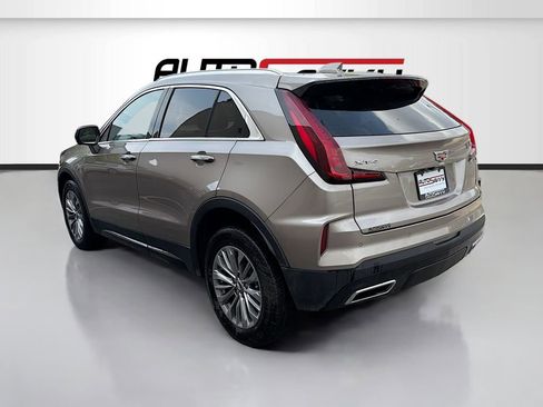 Used 2025 Cadillac XT4 Premium Luxury image 5