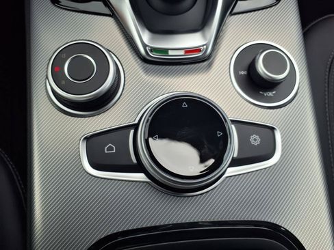 New 2025 Alfa Romeo Stelvio Sprint w/ Convenience Package AWD/4WD image 12
