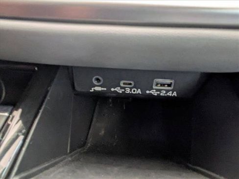 Used 2025 Subaru Outback Premium AWD/4WD image 12