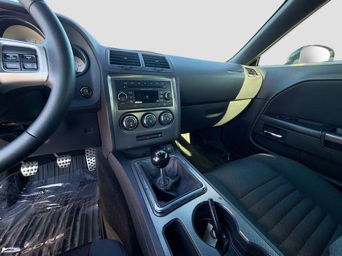Used 2012 Dodge Challenger R/T image 26