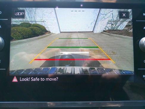 Used 2024 Volkswagen Tiguan SEL R-Line image 26