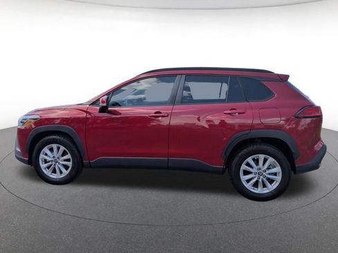 Used 2023 Toyota Corolla Cross LE FWD image 3