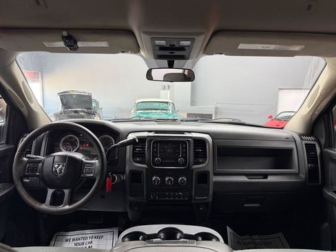 Used 2017 RAM 2500 Tradesman w/ Chrome Appearance Group AWD/4WD image 9