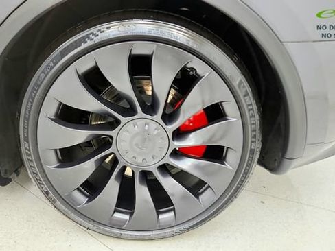 Used 2024 Tesla Model Y Performance AWD/4WD image 76