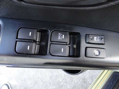 Used 2013 Kia Soul STICK SHIFT! FWD image 19