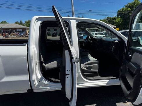 Used 2018 Chevrolet Silverado 1500 Custom w/ Custom Value Package AWD/4WD image 16