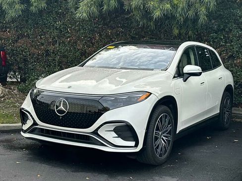 Certified 2023 Mercedes-Benz EQS 580 4MATIC SUV image 2