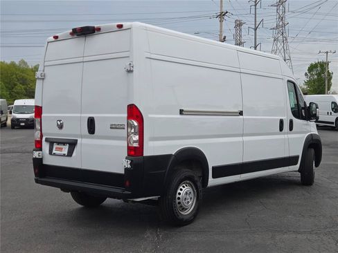 Used 2026 RAM ProMaster 2500 w/ Convenience Group FWD image 13