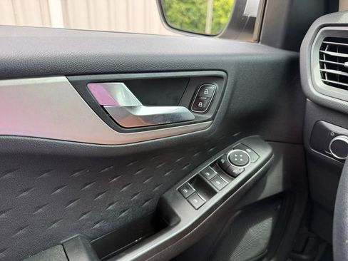 Certified 2020 Ford Escape SE FWD image 17