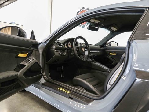 Used 2025 Porsche 718 Cayman GT4 RS w/ Weissach Package RWD image 40