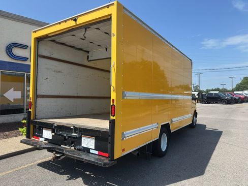 Used 2021 GMC Savana 3500 Extended w/ Power Convenience Package RWD image 4