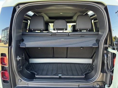 Used 2023 Land Rover Defender 110 75th Limited Edition image 36