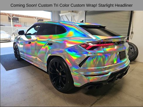 Used 2021 Lamborghini Urus image 2