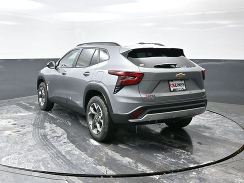 New 2026 Chevrolet Trax LT image 9