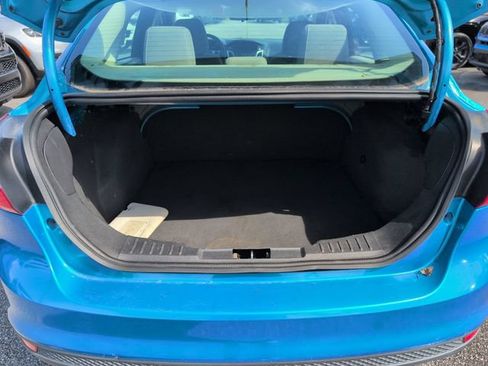 Used 2014 Ford Focus SE FWD image 25