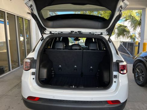 Used 2025 Jeep Compass Limited image 41