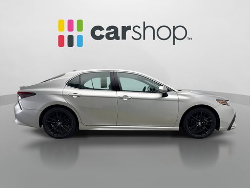 Used 2022 Toyota Camry XSE AWD/4WD image 6