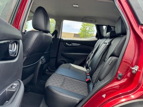 Used 2022 Nissan Rogue Sport SV w/ Technology Package AWD/4WD image 10