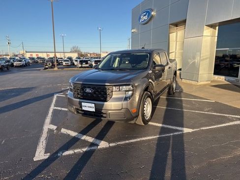 Used 2025 Ford Maverick XL image 2