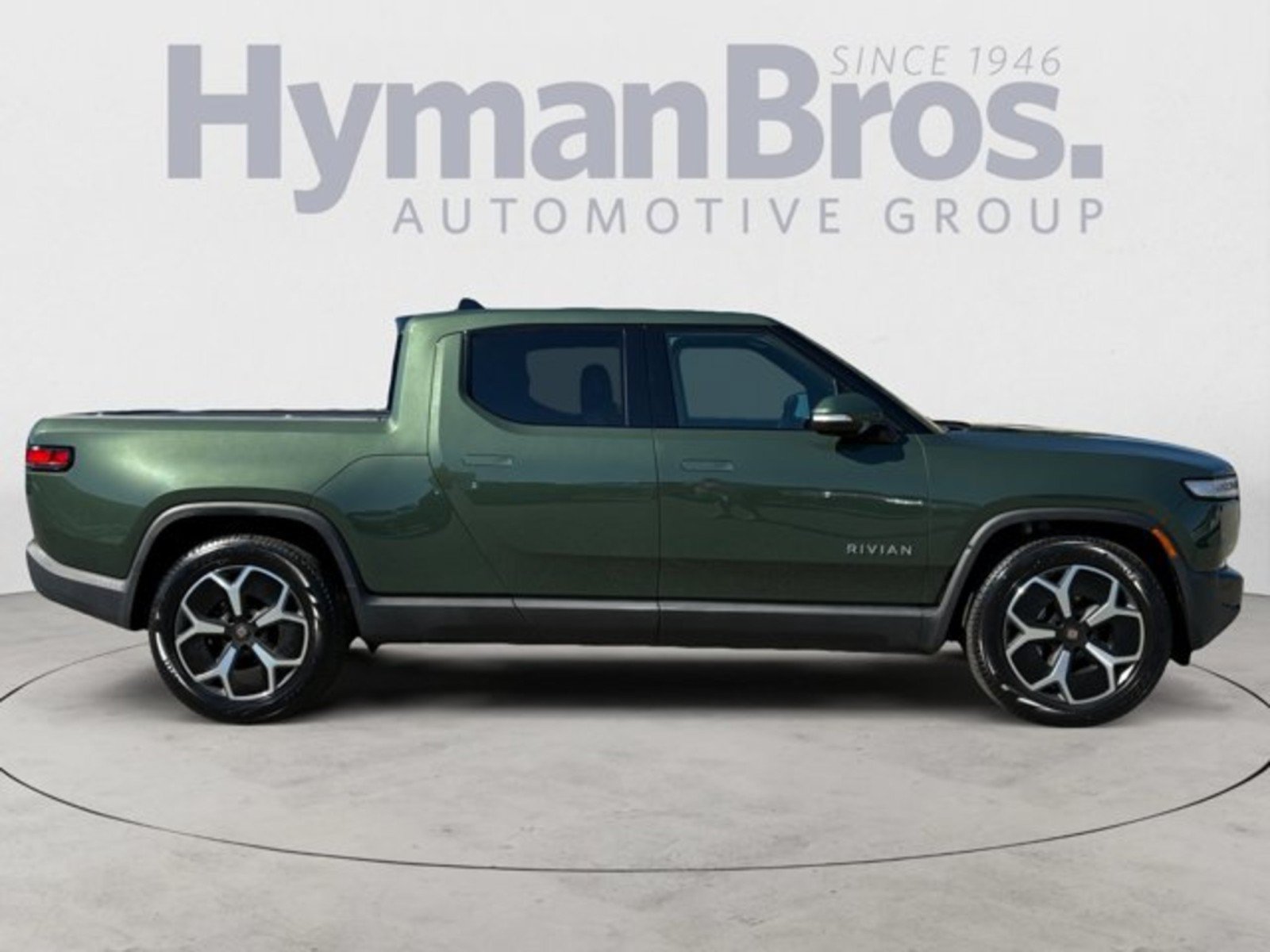 Used 2024 Rivian R1T Adventure Dual AWD/4WD image 2