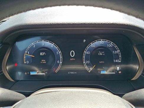 Used 2022 Jeep Grand Cherokee Altitude AWD/4WD image 14