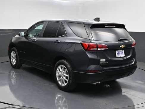 Used 2022 Chevrolet Equinox LS w/ LS Convenience Package AWD/4WD image 5