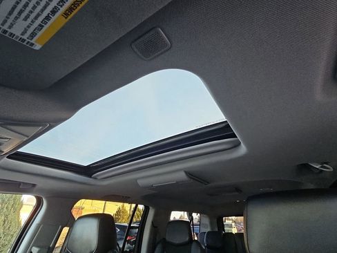 Used 2020 Cadillac Escalade ESV Premium Luxury w/ Escalade Sport Edition image 18