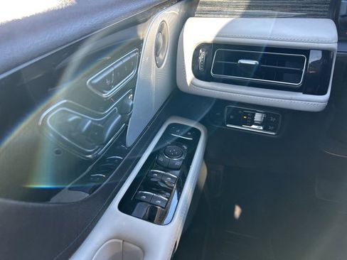 Used 2023 Lincoln Aviator Black Label w/ Jet Package image 13