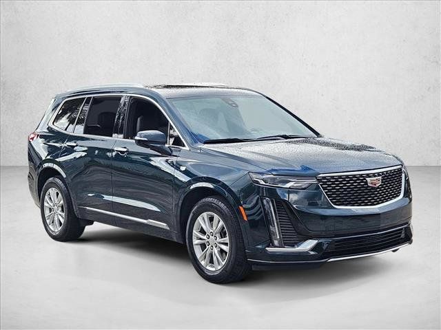 Used 2025 Cadillac XT6 Luxury FWD image 3
