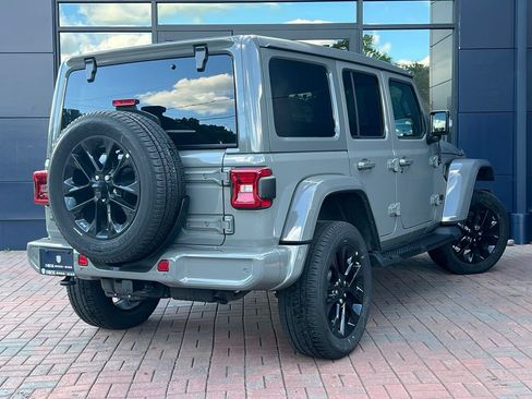 Used 2023 Jeep Wrangler Unlimited Sahara AWD/4WD image 5