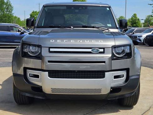 Used 2025 Land Rover Defender 130 S image 4