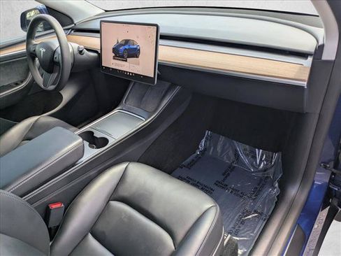 Used 2024 Tesla Model Y Long Range AWD/4WD image 20