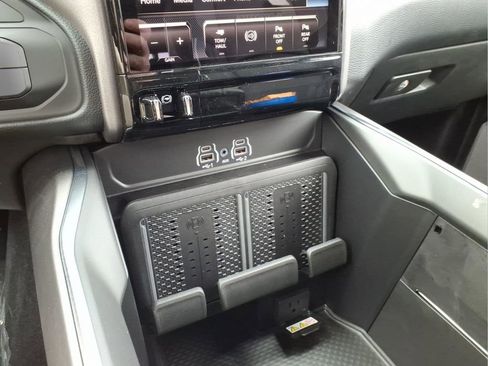 New 2026 RAM 2500 Laramie AWD/4WD image 26