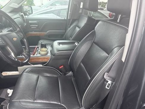 Used 2018 Chevrolet Silverado 1500 High Country AWD/4WD image 35