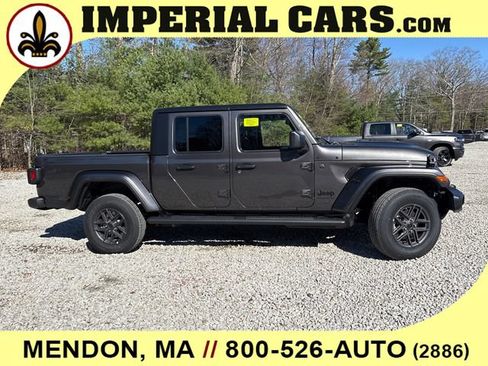 New 2026 Jeep Gladiator Sport AWD/4WD image 13
