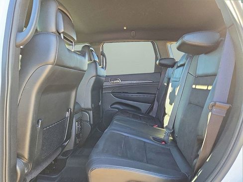 Used 2020 Jeep Grand Cherokee Altitude image 16