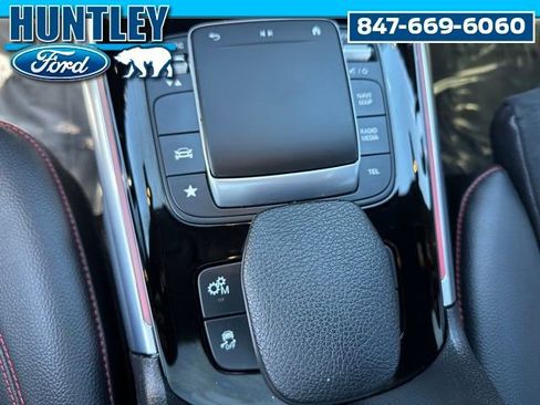 Used 2021 Mercedes-Benz GLB 35 AMG 4MATIC image 23