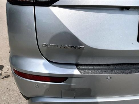 Used 2024 Mitsubishi Outlander SE FWD image 7