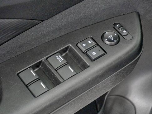 Used 2016 Honda CR-V LX image 17