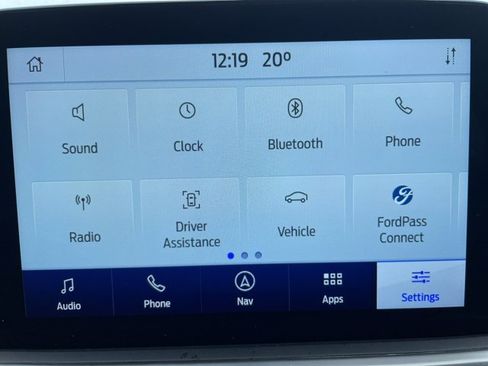 Used 2021 Ford Escape Titanium image 4