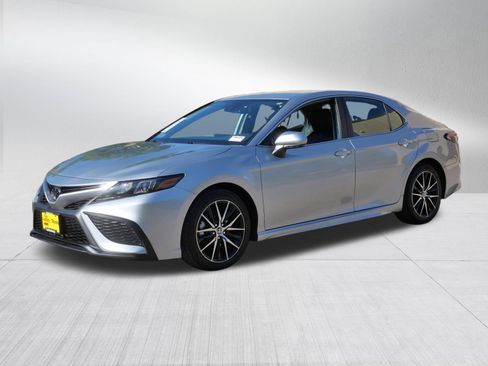 Certified 2024 Toyota Camry SE FWD image 3