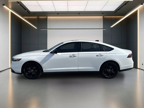 Used 2025 Honda Accord SE image 2