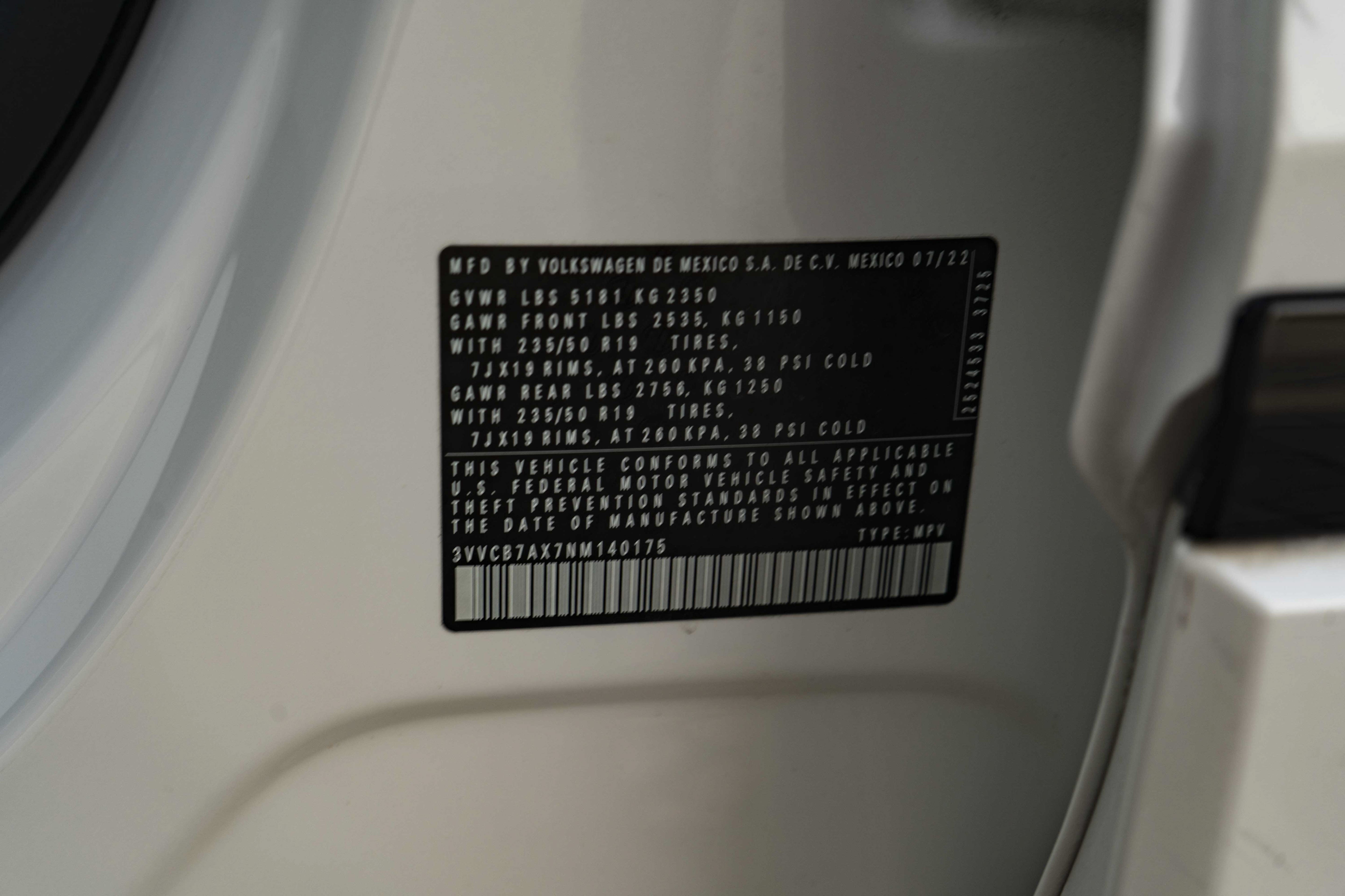 Certified 2022 Volkswagen Tiguan SE R-Line FWD image 39